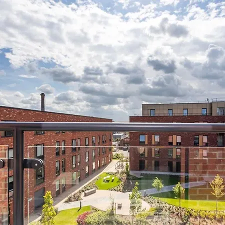 Zeni Ouse Court 2bed Flat With Balcony Apartament