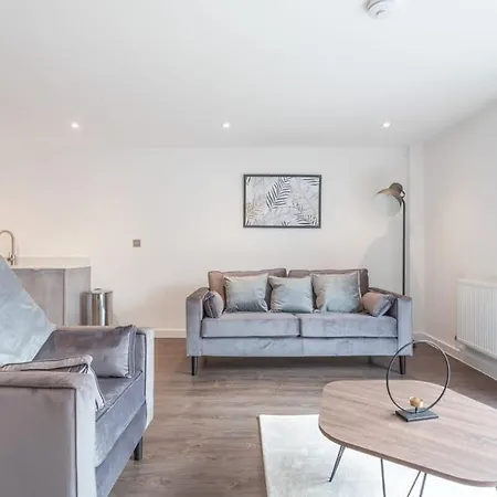 Zeni Ouse Court 2bed Flat With Balcony Apartament *