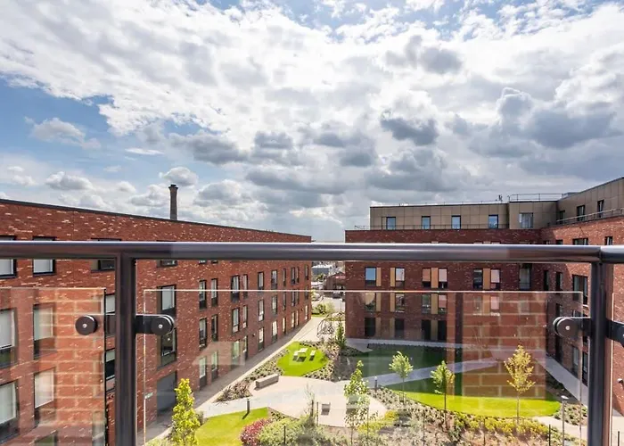 Zeni Ouse Court 2bed Flat With Balcony Apartament