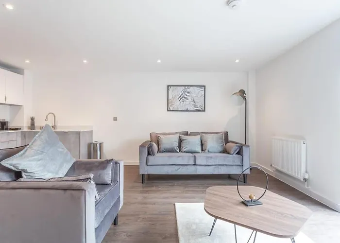 Zeni Ouse Court 2bed Flat With Balcony Apartament *