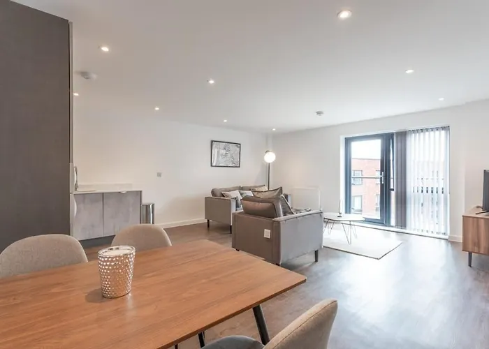 Apartament Zeni Ouse Court 2bed Flat With Balcony *