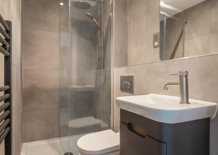 Zeni Ouse Court 2bed Flat With Balcony Apartament York