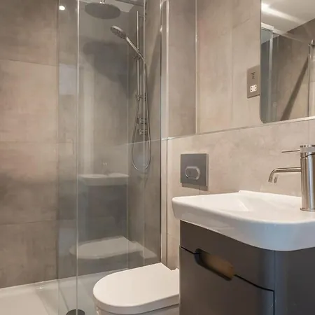 Zeni Ouse Court 2bed Flat With Balcony Apartment York